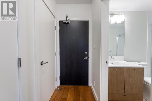 703 6951 Elmbridge Way, Richmond, BC - Indoor Photo Showing Bathroom