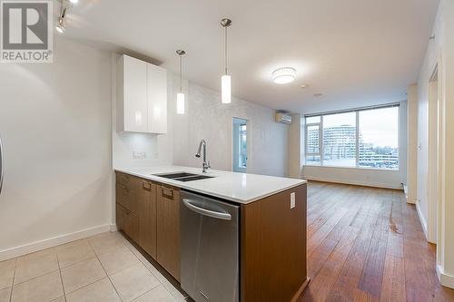 703 6951 Elmbridge Way, Richmond, BC - Indoor Photo Showing Kitchen With Double Sink