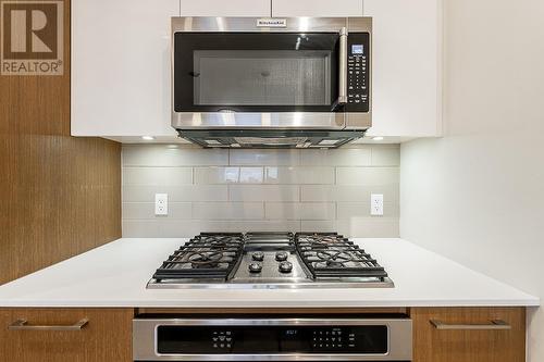 703 6951 Elmbridge Way, Richmond, BC - Indoor Photo Showing Kitchen With Upgraded Kitchen