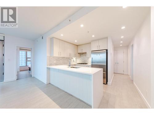 1201 518 Whiting Way, Coquitlam, BC - Indoor Photo Showing Kitchen