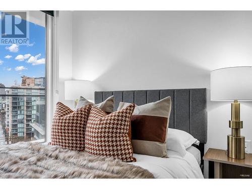 1219 1768 Cook Street, Vancouver, BC - Indoor Photo Showing Bedroom