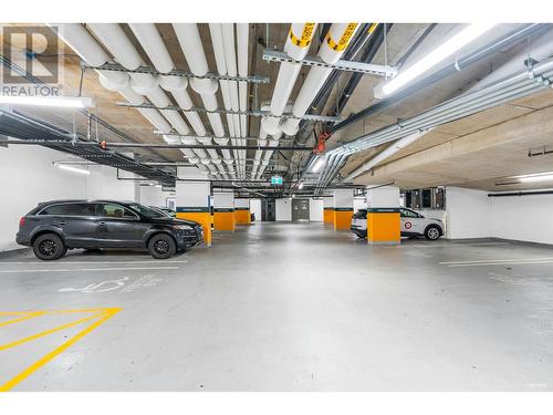 1219 1768 Cook Street, Vancouver, BC - Indoor Photo Showing Garage