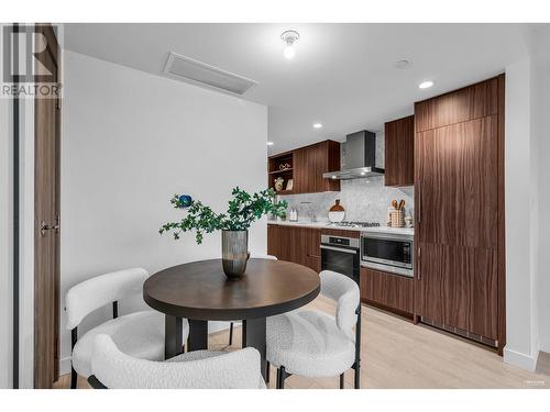 1219 1768 Cook Street, Vancouver, BC - Indoor