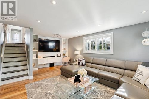 440 Mt Albion Road, Hamilton, ON - Indoor Photo Showing Living Room