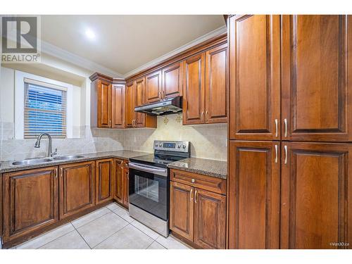 6040 Adams Place, Richmond, BC - Indoor Photo Showing Kitchen With Double Sink