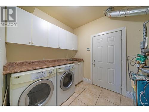 6040 Adams Place, Richmond, BC - Indoor Photo Showing Laundry Room