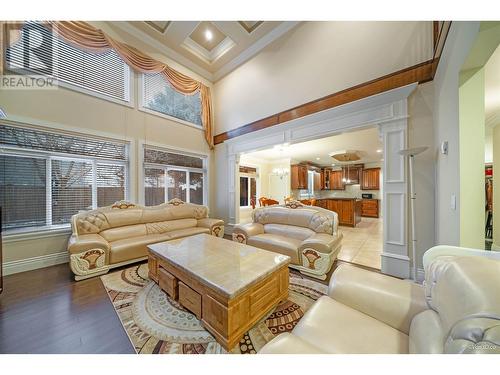 6040 Adams Place, Richmond, BC - Indoor Photo Showing Living Room