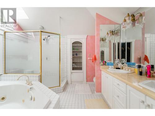 1295 Sinclair Street, West Vancouver, BC - Indoor Photo Showing Bathroom