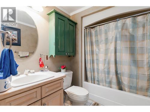 1295 Sinclair Street, West Vancouver, BC - Indoor Photo Showing Bathroom