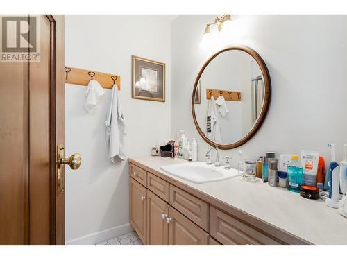 1295 Sinclair Street, West Vancouver, BC - Indoor Photo Showing Bathroom