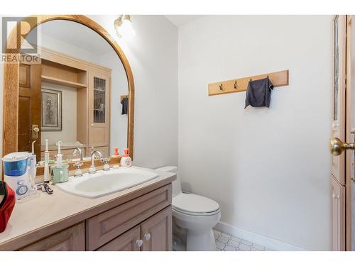 1295 Sinclair Street, West Vancouver, BC - Indoor Photo Showing Bathroom