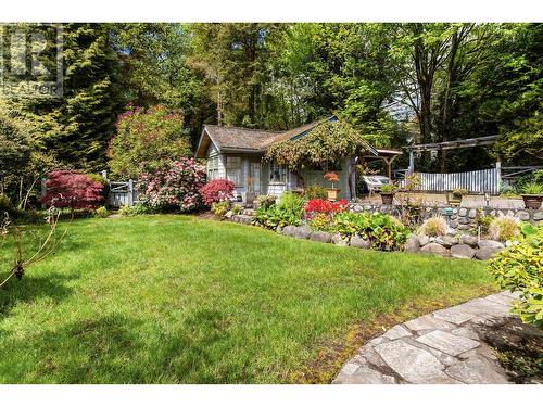 1295 Sinclair Street, West Vancouver, BC - Outdoor