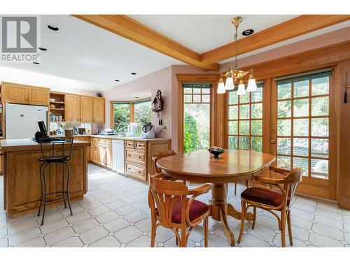 1295 Sinclair Street, West Vancouver, BC - Indoor Photo Showing Dining Room