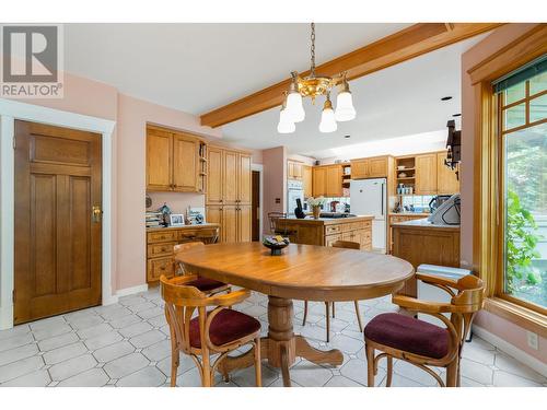 1295 Sinclair Street, West Vancouver, BC - Indoor Photo Showing Dining Room