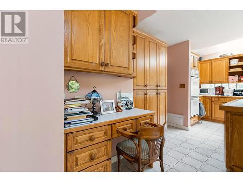 1295 Sinclair Street, West Vancouver, BC - Indoor Photo Showing Kitchen