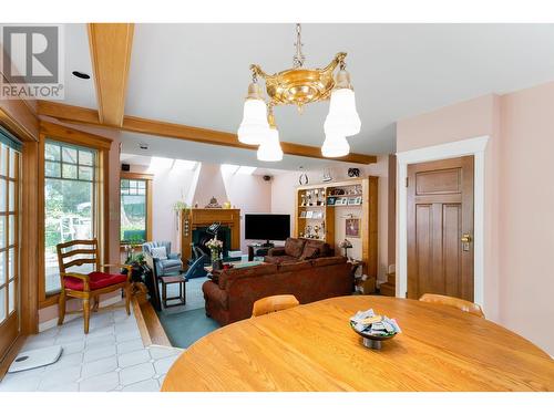 1295 Sinclair Street, West Vancouver, BC - Indoor Photo Showing Dining Room