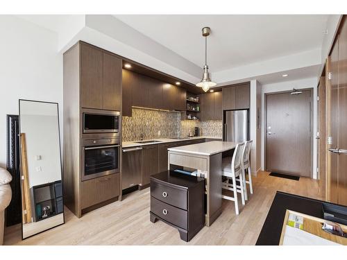 4402 13495 Central Avenue, Surrey, BC - Indoor Photo Showing Kitchen With Stainless Steel Kitchen With Upgraded Kitchen