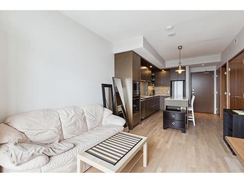 4402 13495 Central Avenue, Surrey, BC - Indoor Photo Showing Kitchen With Stainless Steel Kitchen