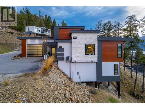 3324 Black Pine Lane, Kelowna, BC - Outdoor