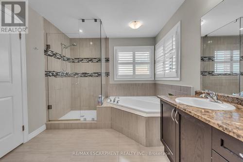 20 Dolomiti Court, Hamilton, ON - Indoor Photo Showing Bathroom