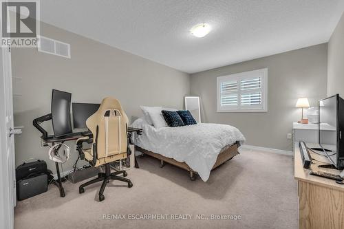 20 Dolomiti Court, Hamilton, ON - Indoor Photo Showing Bedroom