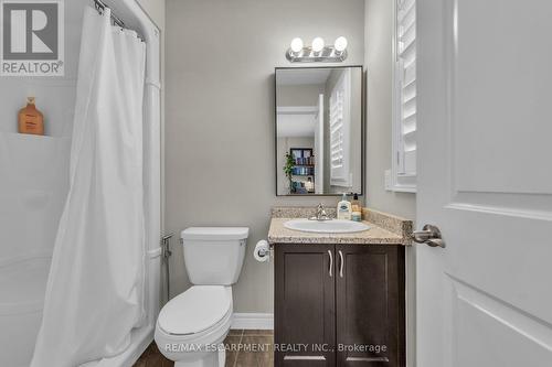 20 Dolomiti Court, Hamilton, ON - Indoor Photo Showing Bathroom