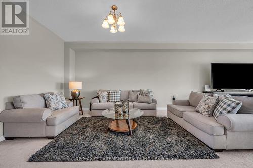 20 Dolomiti Court, Hamilton, ON - Indoor Photo Showing Living Room