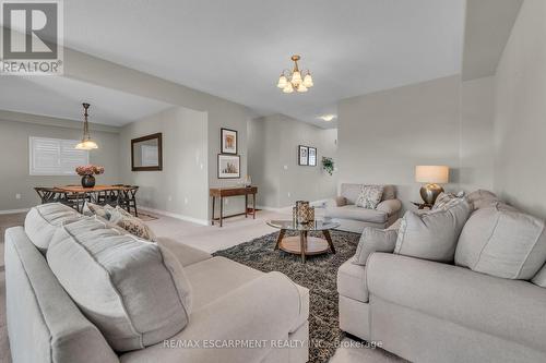 20 Dolomiti Court, Hamilton, ON - Indoor Photo Showing Living Room