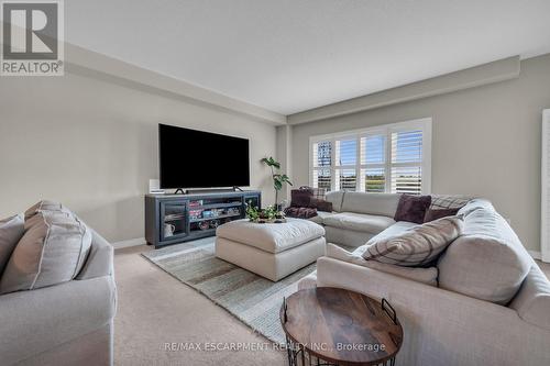 20 Dolomiti Court, Hamilton, ON - Indoor Photo Showing Living Room