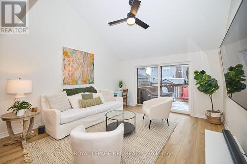 9 Chicory Crescent, St. Catharines (452 - Haig), ON - Indoor Photo Showing Living Room