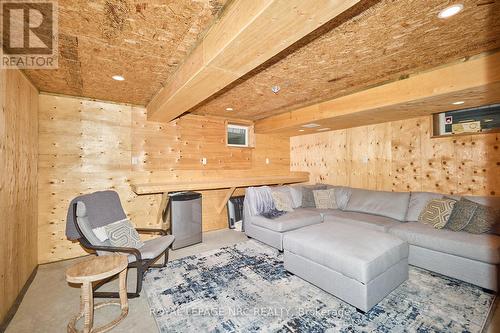 9 Chicory Crescent, St. Catharines (452 - Haig), ON - Indoor Photo Showing Living Room