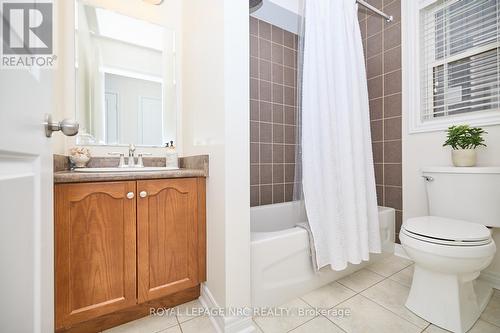 9 Chicory Crescent, St. Catharines (452 - Haig), ON - Indoor Photo Showing Bathroom