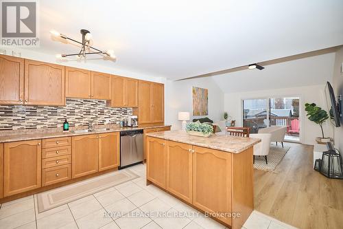 9 Chicory Crescent, St. Catharines (452 - Haig), ON - Indoor Photo Showing Kitchen