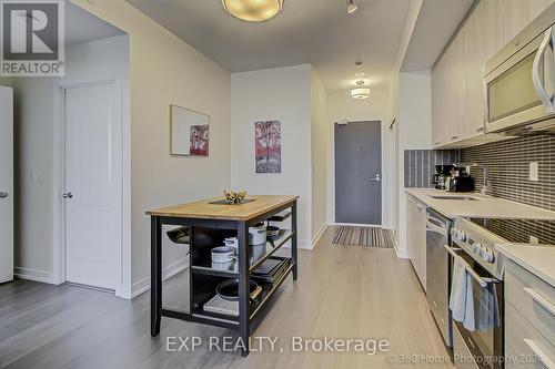 1515 - 105 George Street, Toronto, ON - Indoor Photo Showing Kitchen