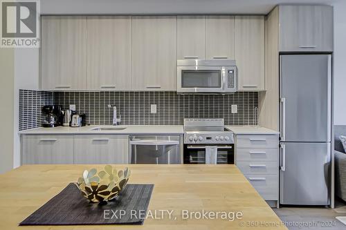 1515 - 105 George Street, Toronto, ON - Indoor Photo Showing Kitchen With Upgraded Kitchen