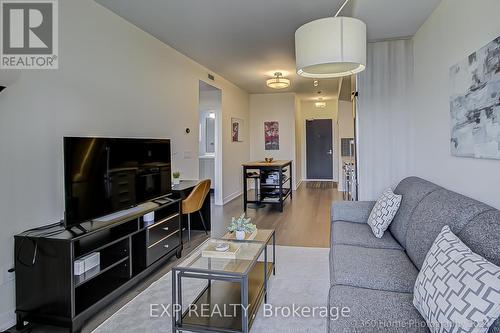 1515 - 105 George Street, Toronto, ON - Indoor Photo Showing Living Room