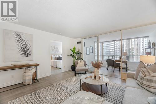 1716 - 30 Greenfield Avenue, Toronto, ON - Indoor Photo Showing Living Room