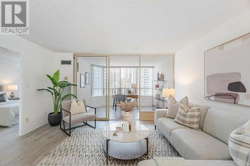 1716 - 30 Greenfield Avenue, Toronto, ON - Indoor Photo Showing Living Room