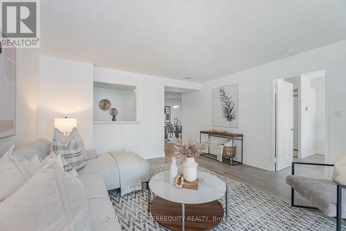 1716 - 30 Greenfield Avenue, Toronto, ON - Indoor Photo Showing Living Room