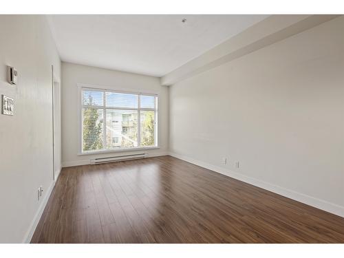 217 13468 King George Boulevard, Surrey, BC - Indoor Photo Showing Other Room