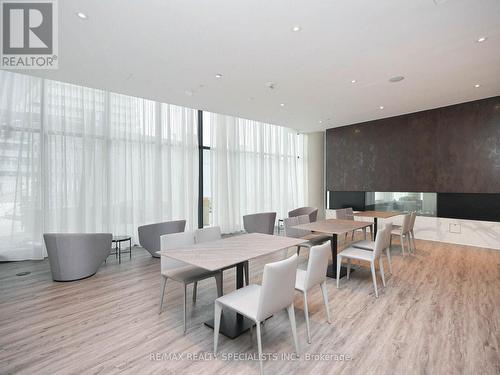 4603 - 3900 Confederation Parkway, Mississauga, ON - Indoor Photo Showing Dining Room