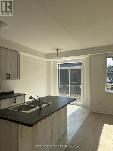 26 Velvet Way, Thorold, ON - Indoor Photo Showing Kitchen With Double Sink