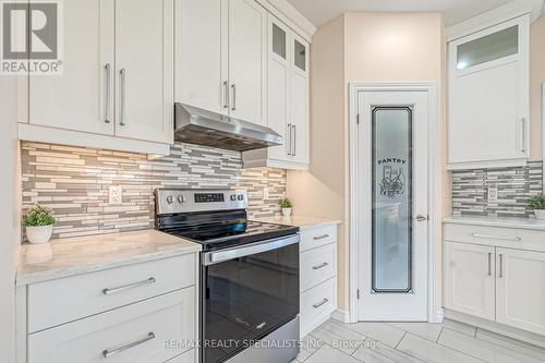 242 Middleton Avenue, London, ON - Indoor Photo Showing Kitchen With Upgraded Kitchen