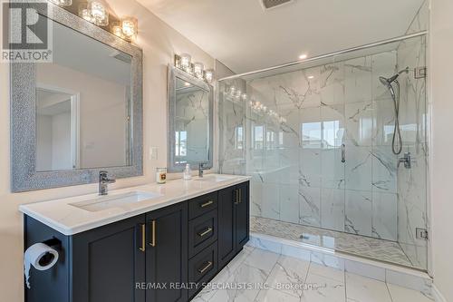 242 Middleton Avenue, London, ON - Indoor Photo Showing Bathroom