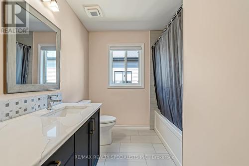 242 Middleton Avenue, London, ON - Indoor Photo Showing Bathroom