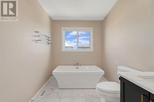 242 Middleton Avenue, London, ON - Indoor Photo Showing Bathroom