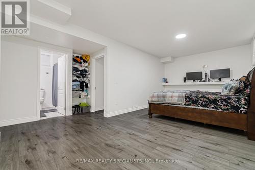 242 Middleton Avenue, London, ON - Indoor Photo Showing Bedroom