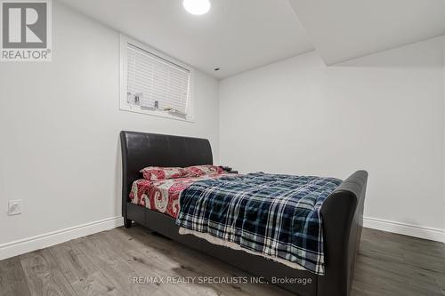 242 Middleton Avenue, London, ON - Indoor Photo Showing Bedroom