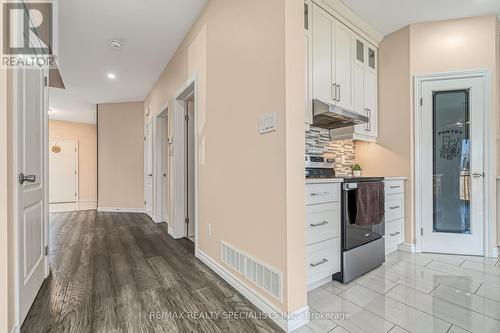 242 Middleton Avenue, London, ON - Indoor Photo Showing Other Room