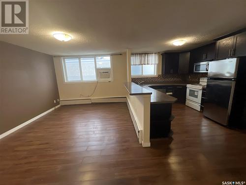 10 125 Froom Crescent, Regina, SK - Indoor Photo Showing Kitchen